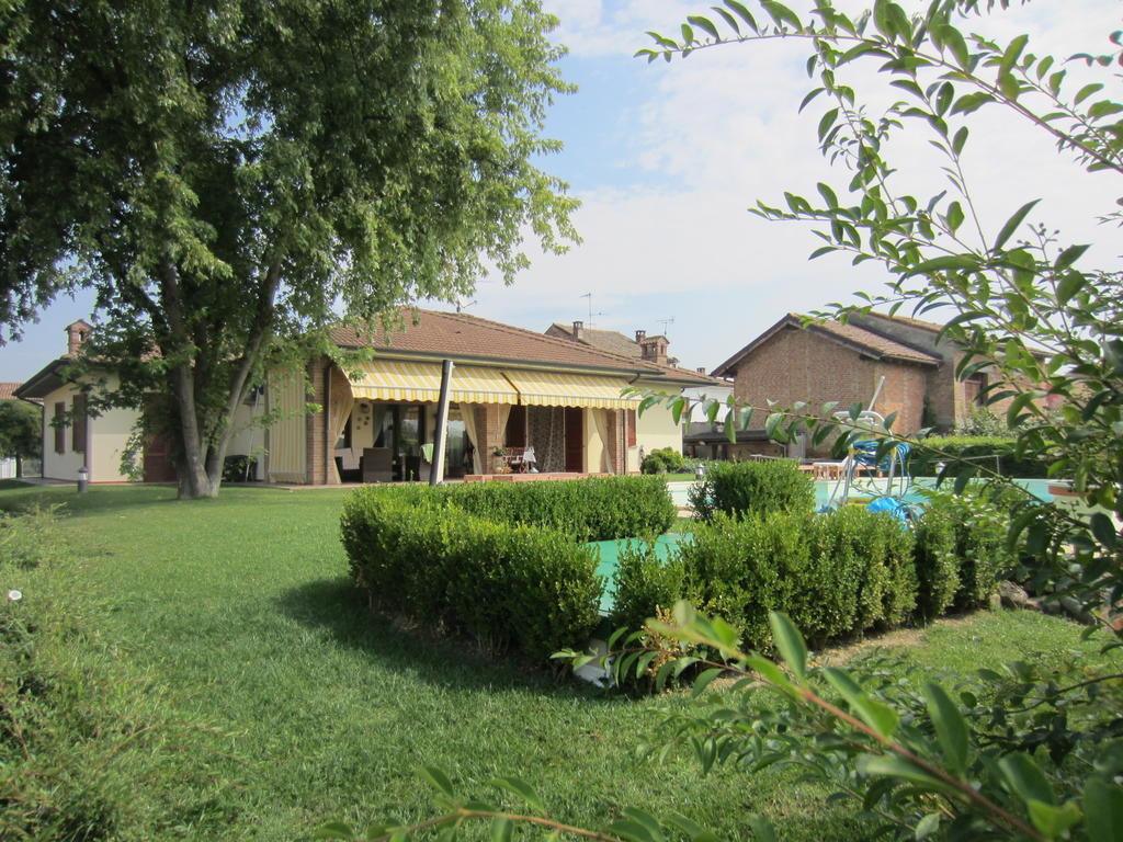 Marinella B&B Cornale Esterno foto