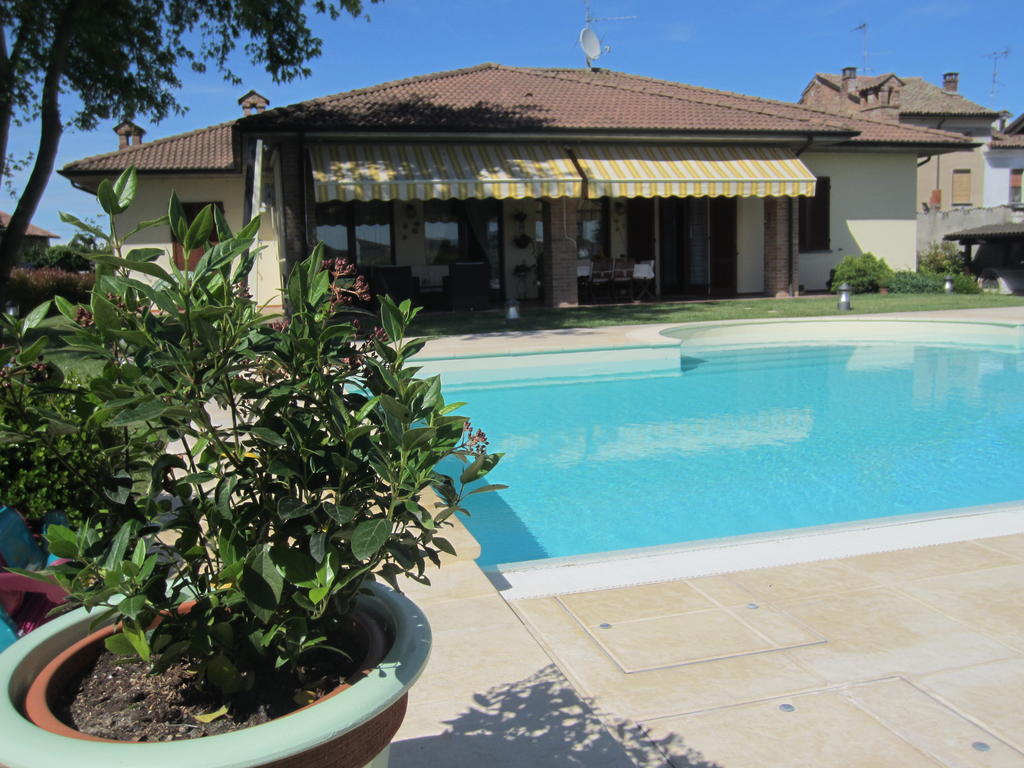 Marinella B&B Cornale Esterno foto